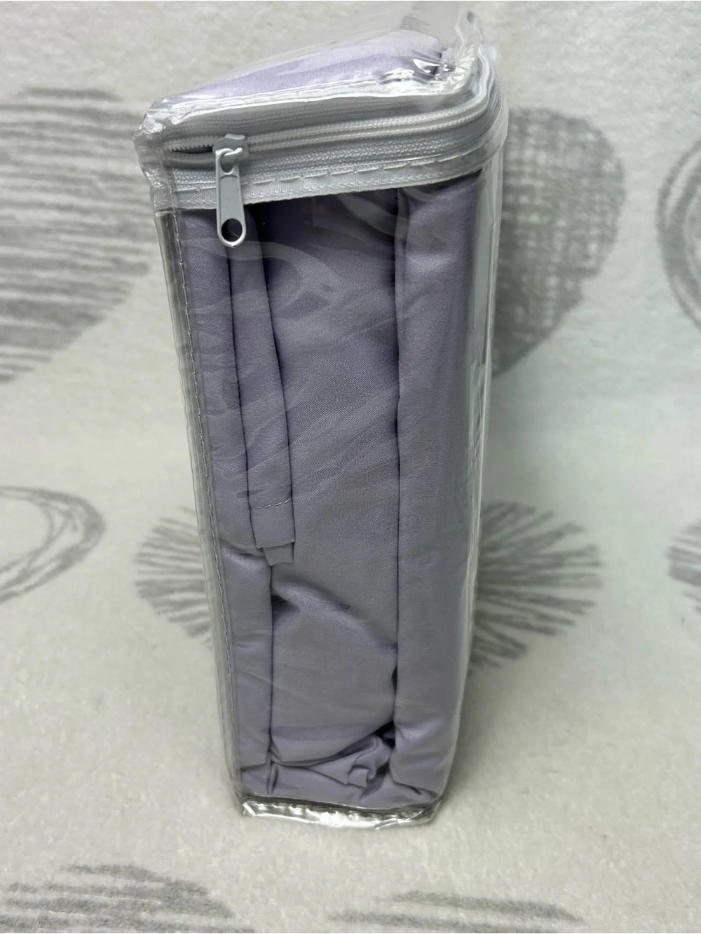 Everspread Queen bed sheet set features a soothing lavender color